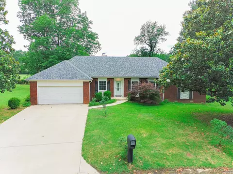 411 Lynne Ct, Jonesboro, AR 72401