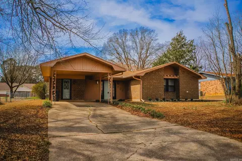 127 Park St, Monticello, AR 71655