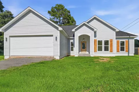 706 N Cedar St, Morrilton, AR 72110