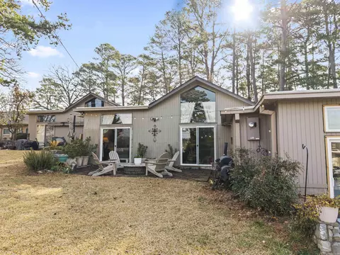 220 Sunset Bay Rd, Hot Springs, AR 71901
