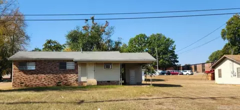 1020 Crawford St, Clarksville, AR 72830