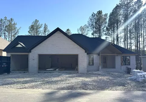 323 Maderas Dr, Hot Springs Village, AR 71909