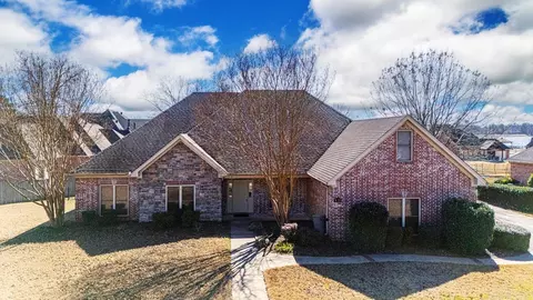 5015 Caribbean Dr W, Benton, AR 72019
