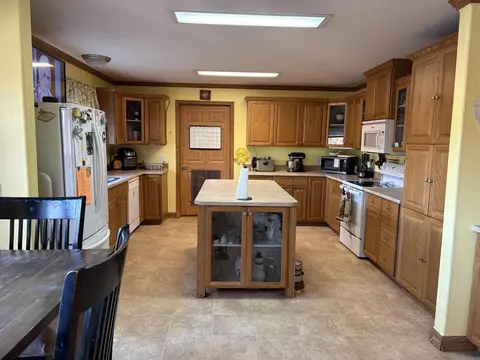 Kitchen - 248 Mc 7068, Flippin, AR 72634 photo 2 of 3