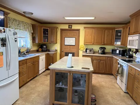 Kitchen - 248 Mc 7068, Flippin, AR 72634 photo 1 of 3