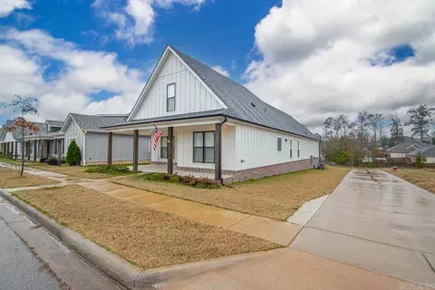 Exterior - 220 A St, Bryant, AR 72022 photo 4 of 11