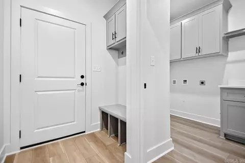 Entry Way - 220 A St, Bryant, AR 72022 photo 1 of 1