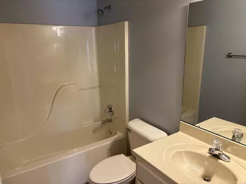 Bath - 4465 Oregon Trl, Conway, AR 72034 photo 3 of 3