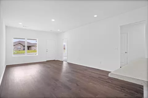Living - 11 Ten Point Ln, Ward, AR 72176 photo 2 of 4