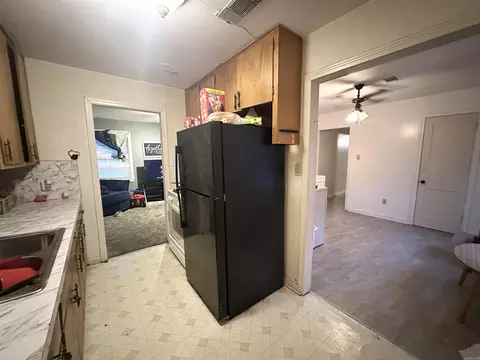 16 Shirley St, Pine Bluff, AR 71602 photo 3