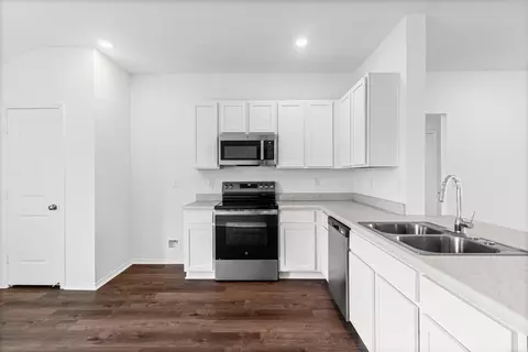Kitchen - 17 Ten Point Ln, Ward, AR 72176 photo 1 of 2