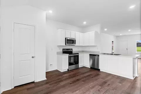 Kitchen - 17 Ten Point Ln, Ward, AR 72176 photo 2 of 2