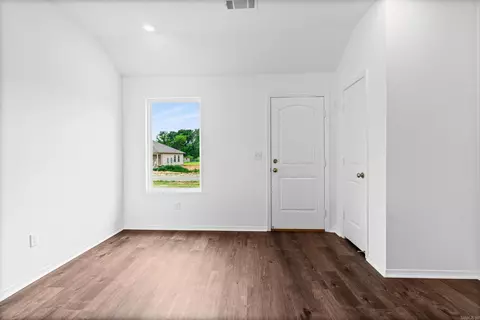 Entry Way - 17 Ten Point Ln, Ward, AR 72176 photo 3 of 5