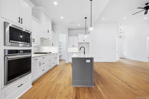 Kitchen - 110 Harmony Village Dr, Haskell, AR 72015 photo 4 of 4