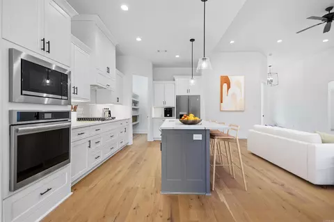 Kitchen - 110 Harmony Village Dr, Haskell, AR 72015 photo 2 of 4