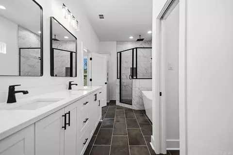 Bath - 110 Harmony Village Dr, Haskell, AR 72015 photo 2 of 3