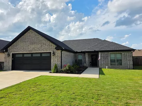 1003 Ava Ln, Paragould, AR 72450