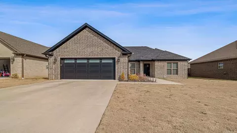 1003 Ava Ln, Paragould, AR 72450