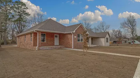 620 N 4th St, Paragould, AR 72450