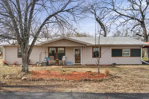 Exterior - 107 S West St, Letona, AR 72085 photo 1 of 5