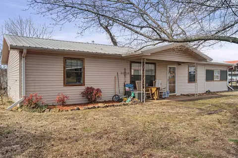 Exterior - 107 S West St, Letona, AR 72085 photo 2 of 5