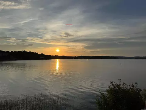 28 Alteza Dr, Hot Springs Village, AR 71909