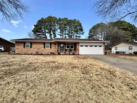 6 Apache Dr, Searcy, AR 72143
