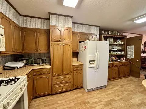 Kitchen - 6 Apache Dr, Searcy, AR 72143 photo 4 of 4