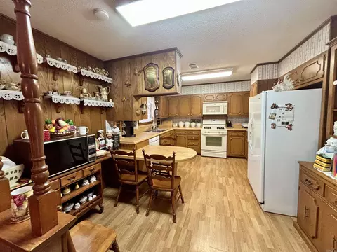 Kitchen - 6 Apache Dr, Searcy, AR 72143 photo 1 of 4