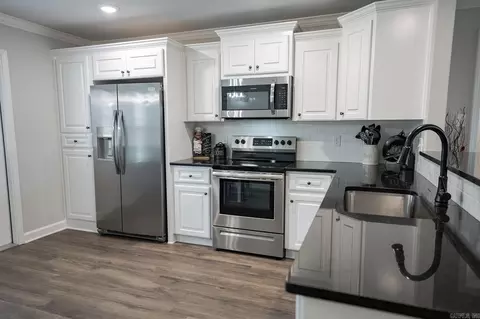 Kitchen - 606 Macy Ln, Beebe, AR 72012 photo 2 of 3