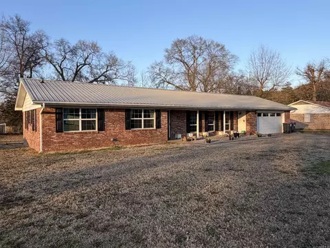 413 N 26th St, Ozark, AR 72949