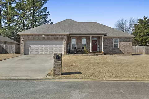 61 Rebecca Ln, Searcy, AR 72143