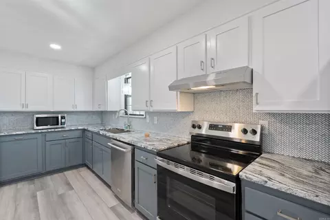 Kitchen - 6 Cedar Hill Rd, Conway, AR 72032 photo 8 of 8