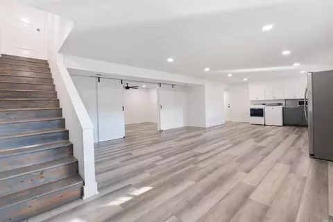 Entry Way - 6 Cedar Hill Rd, Conway, AR 72032 photo 3 of 4