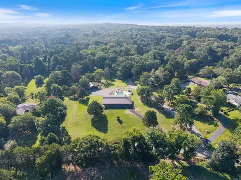 6 Cedar Hill Rd, Conway, AR 72032