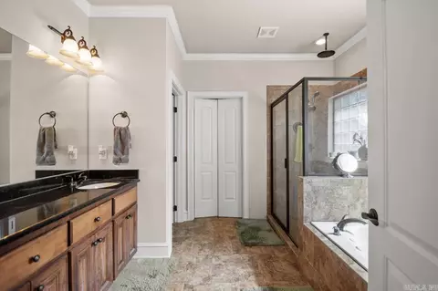 Bath - 7206 Worth Ave, Benton, AR 72019 photo 1 of 5
