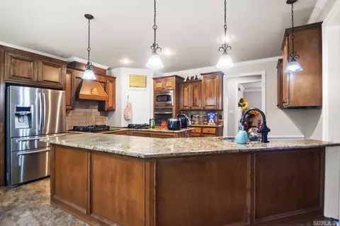 Kitchen - 7206 Worth Ave, Benton, AR 72019 photo 2 of 2