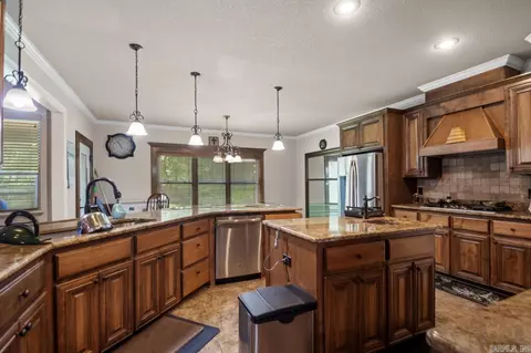 Kitchen - 7206 Worth Ave, Benton, AR 72019 photo 1 of 2