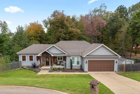9025 Diamond Ridge Dr, Benton, AR 72019