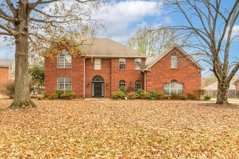 1715 Royal Dr, Conway, AR 72034
