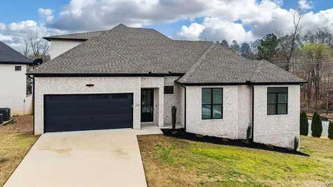 201 Kanis Ridge Dr, Little Rock, AR 72223