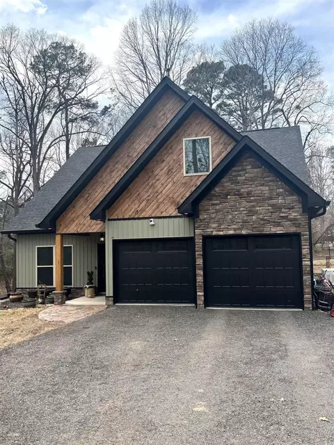 310 Garden Oaks Dr, White Hall, AR 71602