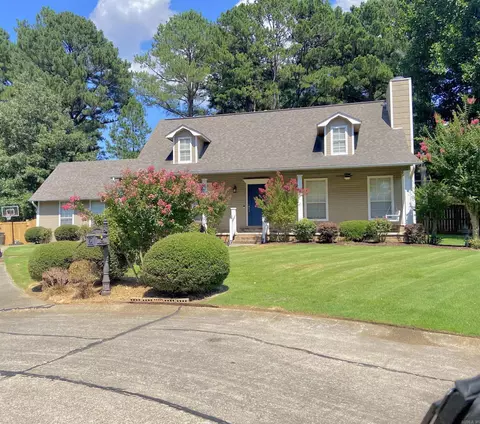 32 Woodland Ct, Jacksonville, AR 72076