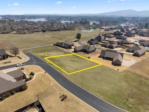 000 Chinook Dr, Hot Springs, AR 71913