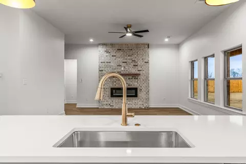 Kitchen - 231 Michelle Dr, Beebe, AR 72012 photo 3 of 5