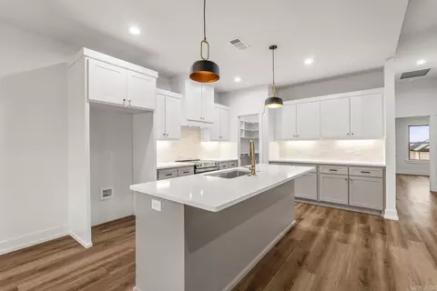 Kitchen - 231 Michelle Dr, Beebe, AR 72012 photo 2 of 5