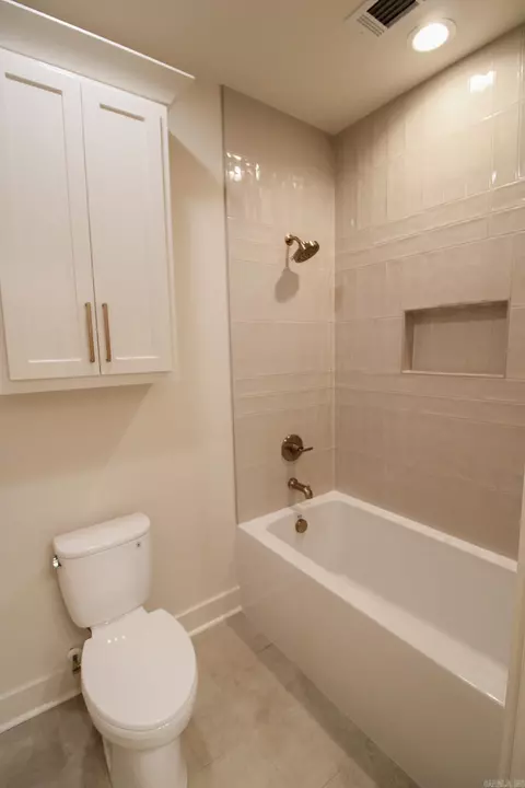 Bath - 2420 Overcup Dr, Conway, AR 72034 photo 3 of 3