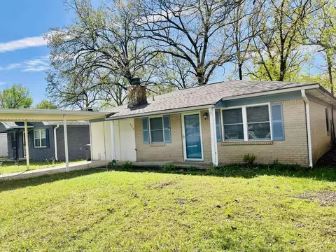 404 SE First St, Bryant, AR 72022