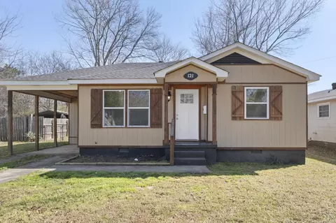 121 Bass Ln, Benton, AR 72019