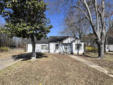 103 E Victory St, Star City, AR 71667